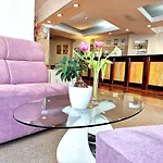Atrium Center 4*