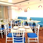 Atrium Center מלון 4*