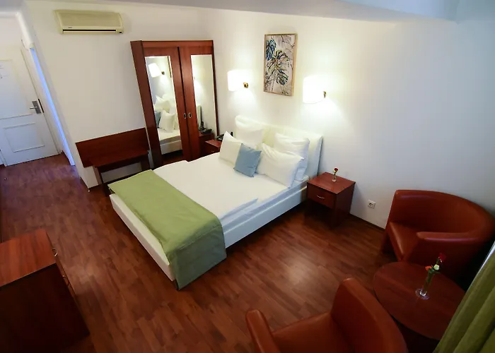 Hotel Atrium Center