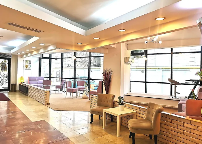 Atrium Center 4*