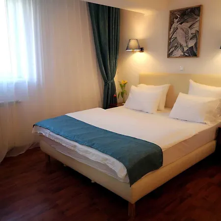 Atrium Center Hotel 4*