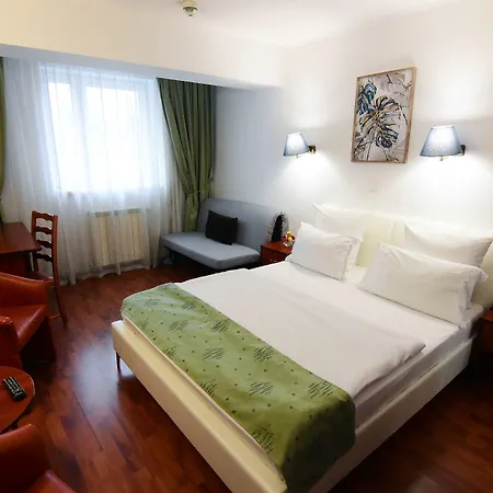 Atrium Center Hotel 4*