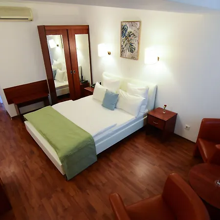 Hotel Atrium Center