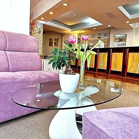 Atrium Center