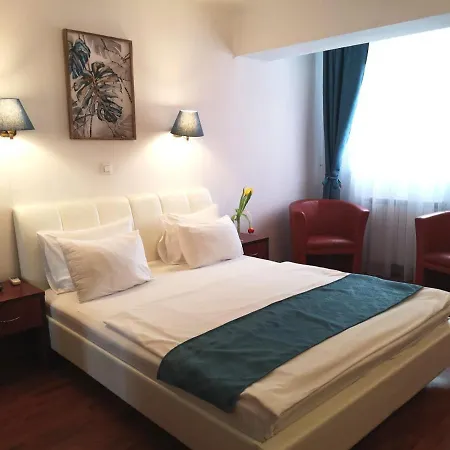 Atrium Center 4*