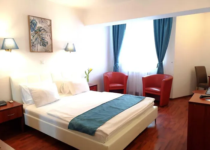 Atrium Center 4*