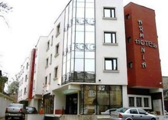 מלון Atrium Center