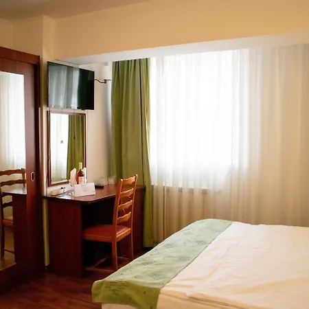Atrium Center 4*