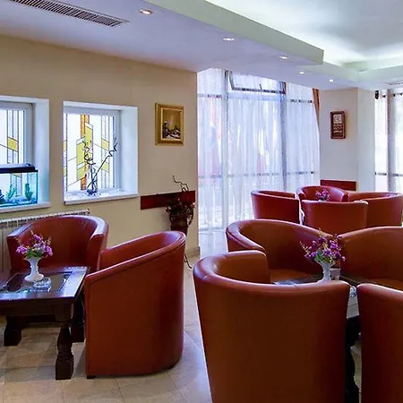Ξενοδοχείο Atrium Center 4*