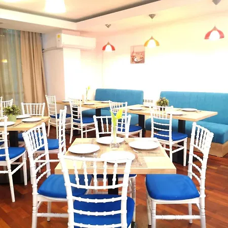 Atrium Center 호텔 4*