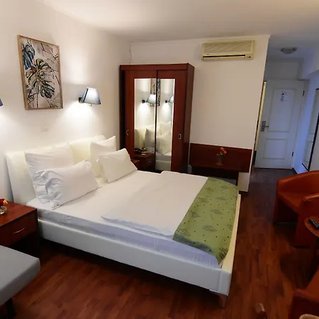 Atrium Center Otel Bükreş